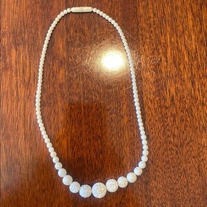 Elegant  vintage Ivory floral Necklace